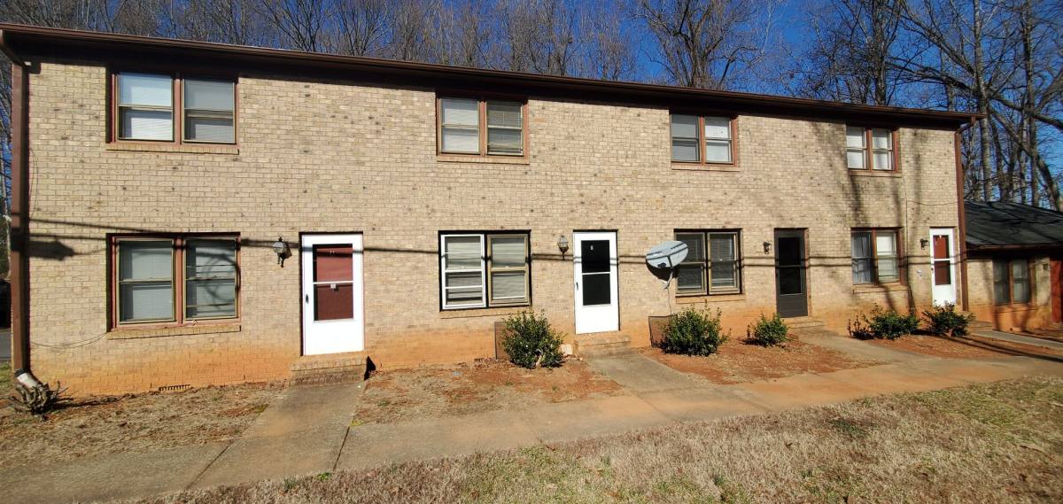 Apartment for rent at 1511 Glenside Dr, Greensboro, NC 27405