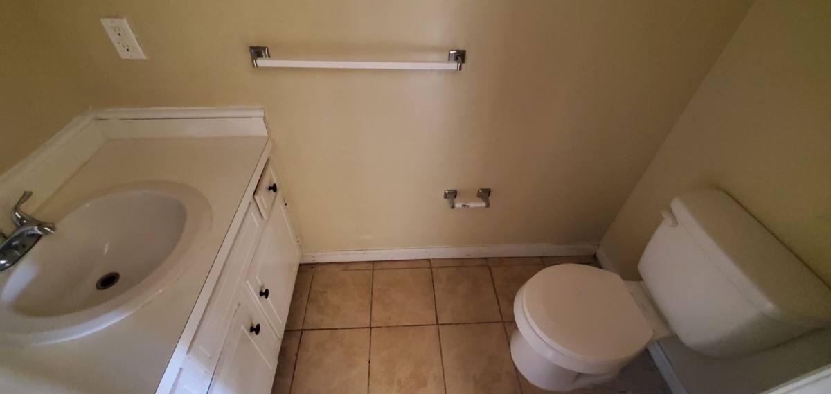 Apartment for rent at 1511 Glenside Dr, Greensboro, NC 27405