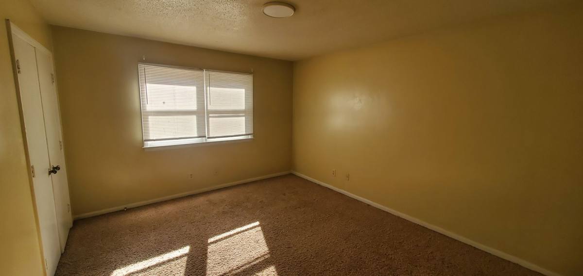 Apartment for rent at 1511 Glenside Dr, Greensboro, NC 27405