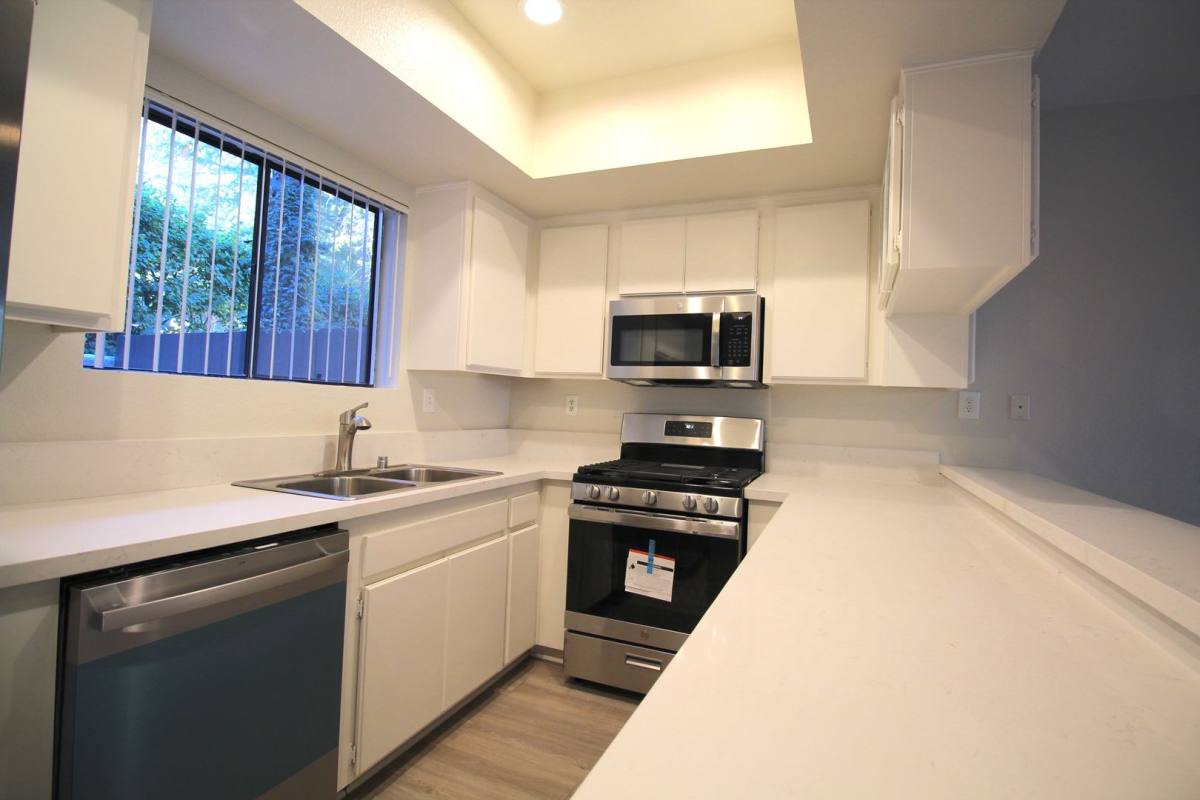 Apartment for rent at 4940 Lewis Rd, Agoura Hills, CA 91301
