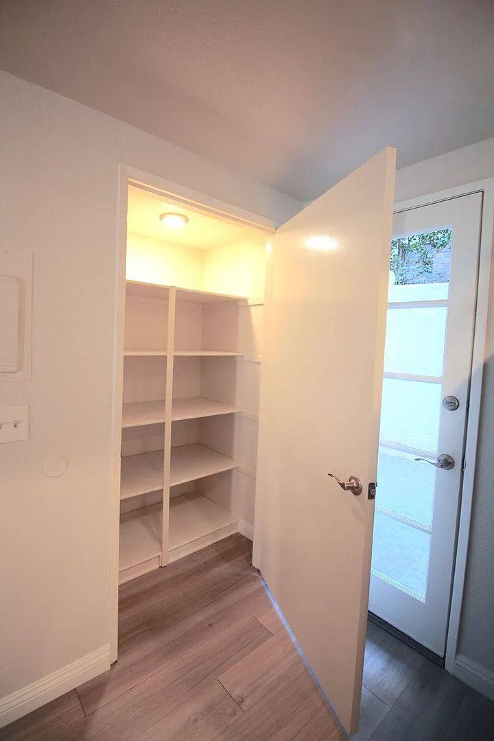 Apartment for rent at 4940 Lewis Rd, Agoura Hills, CA 91301