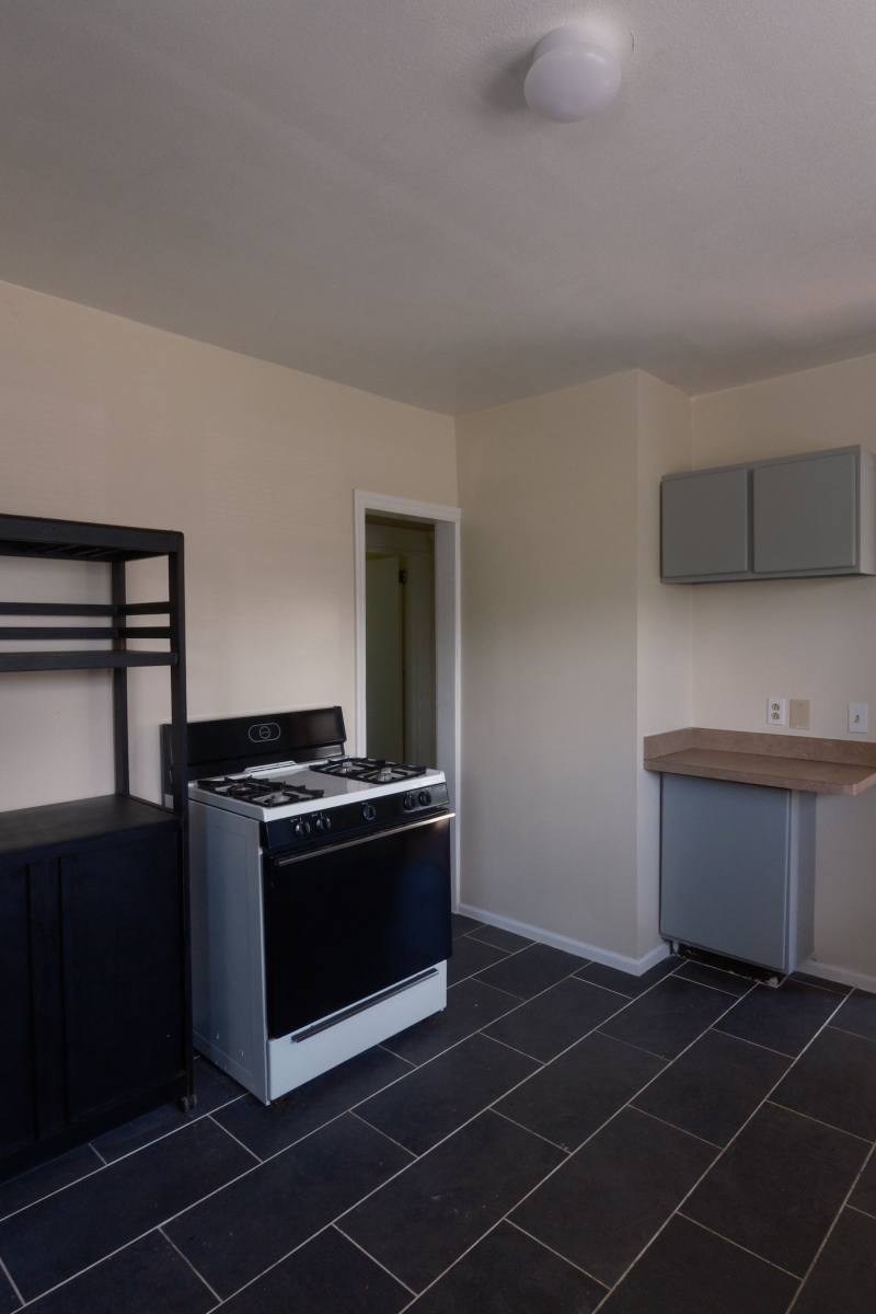 Apartment for rent at 838 840 Woodbine Ave SE, Warren, OH 44484