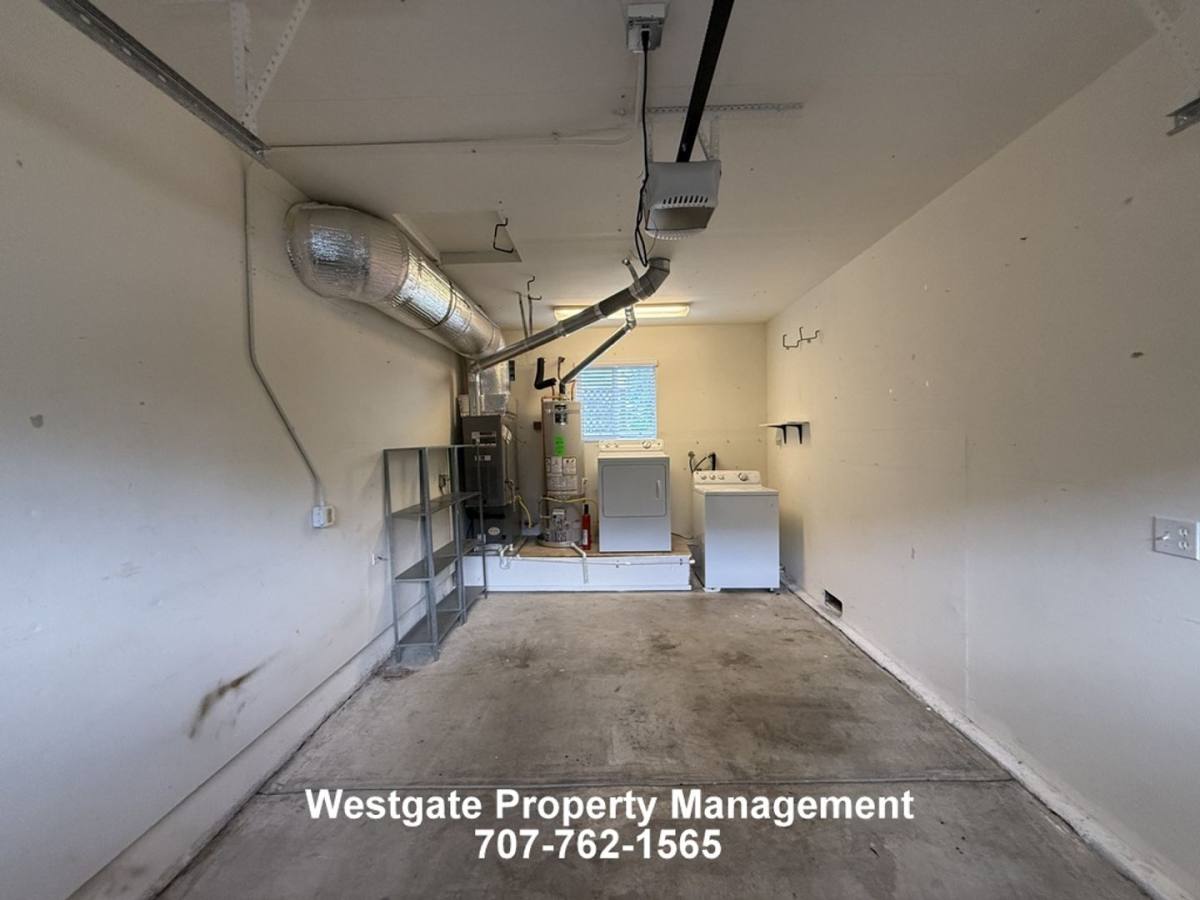 Townhouse for rent at 418, 420 & 422 Upham St, Petaluma, CA 94952