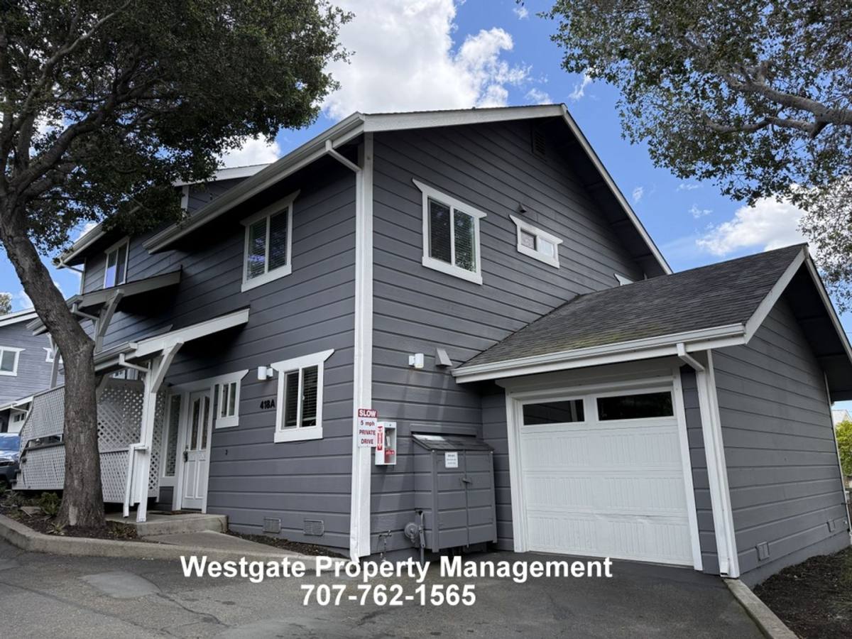 Townhouse for rent at 418, 420 & 422 Upham St, Petaluma, CA 94952