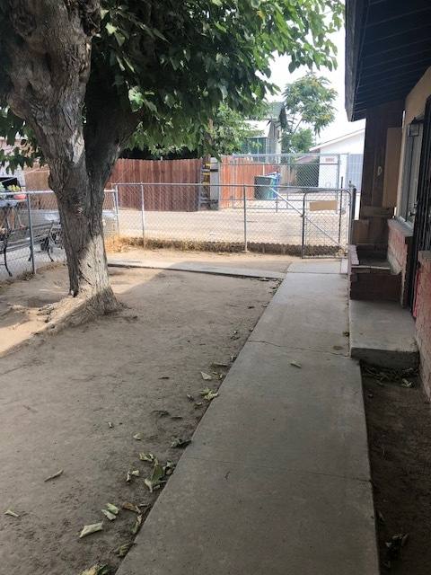 Apartment for rent at 120 Harding Ave, Bakersfield, CA 93308
