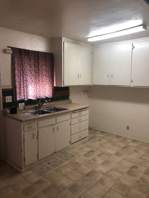 Apartment for rent at 120 Harding Ave, Bakersfield, CA 93308