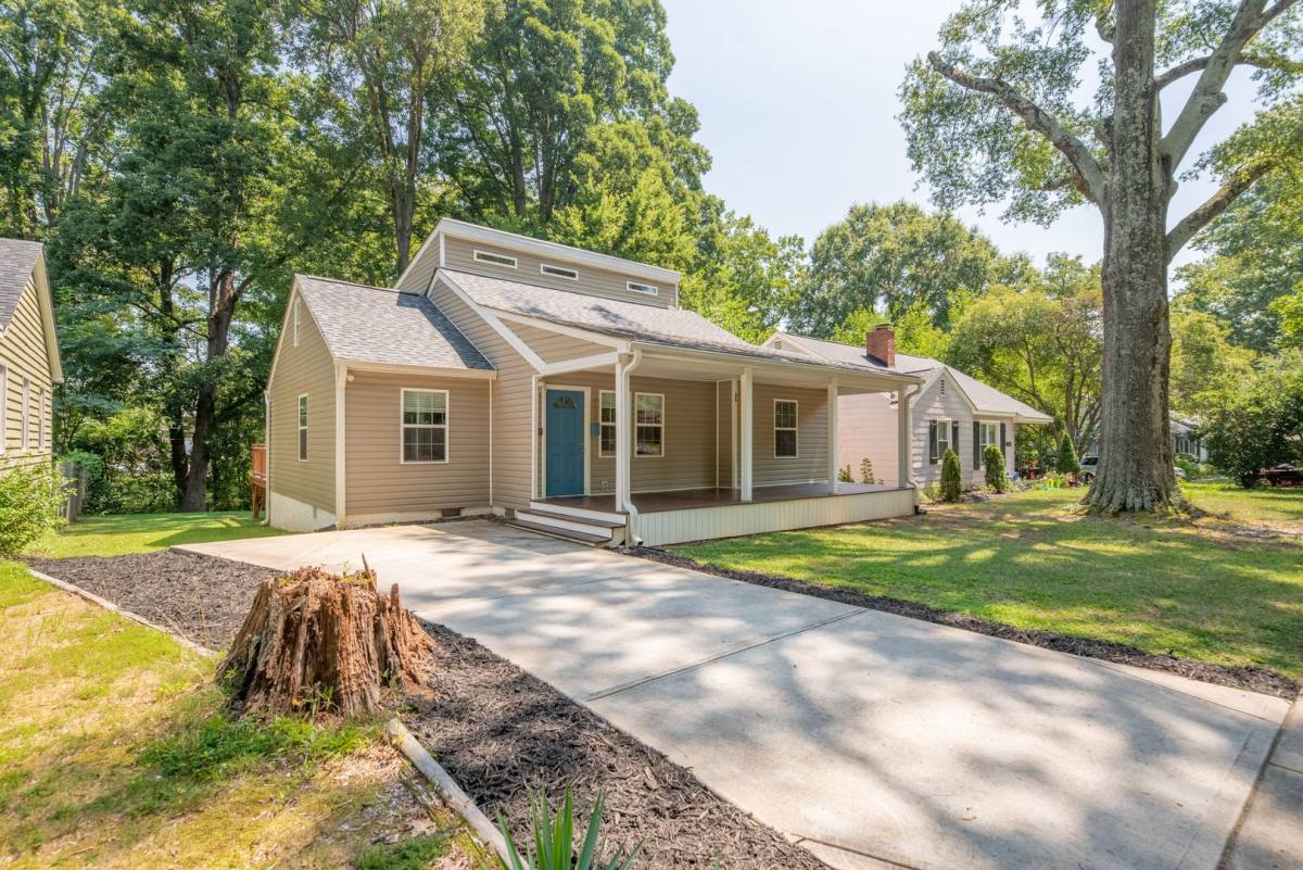 House for rent at 404 Keswick Ave, Charlotte, NC 28206