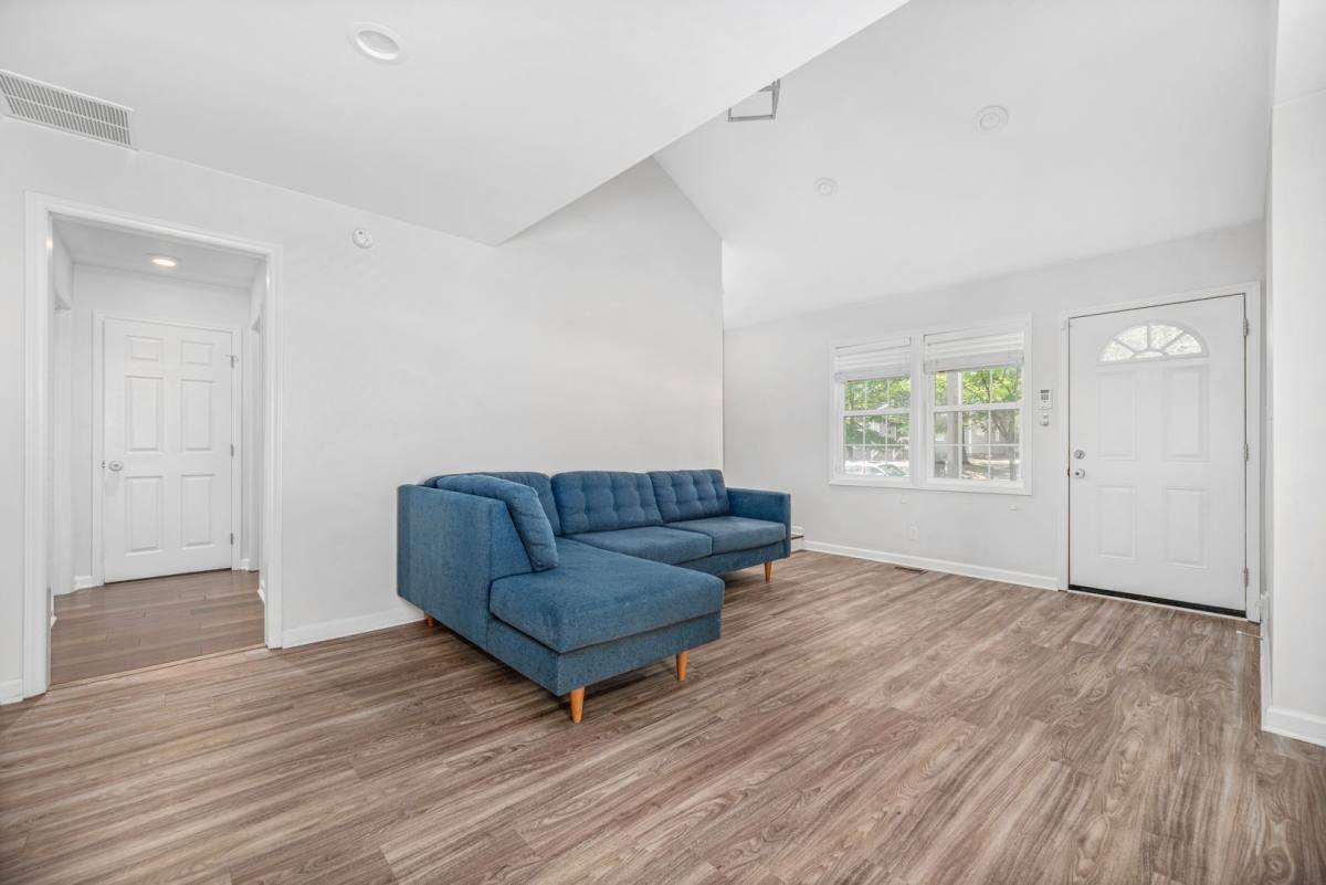 House for rent at 404 Keswick Ave, Charlotte, NC 28206