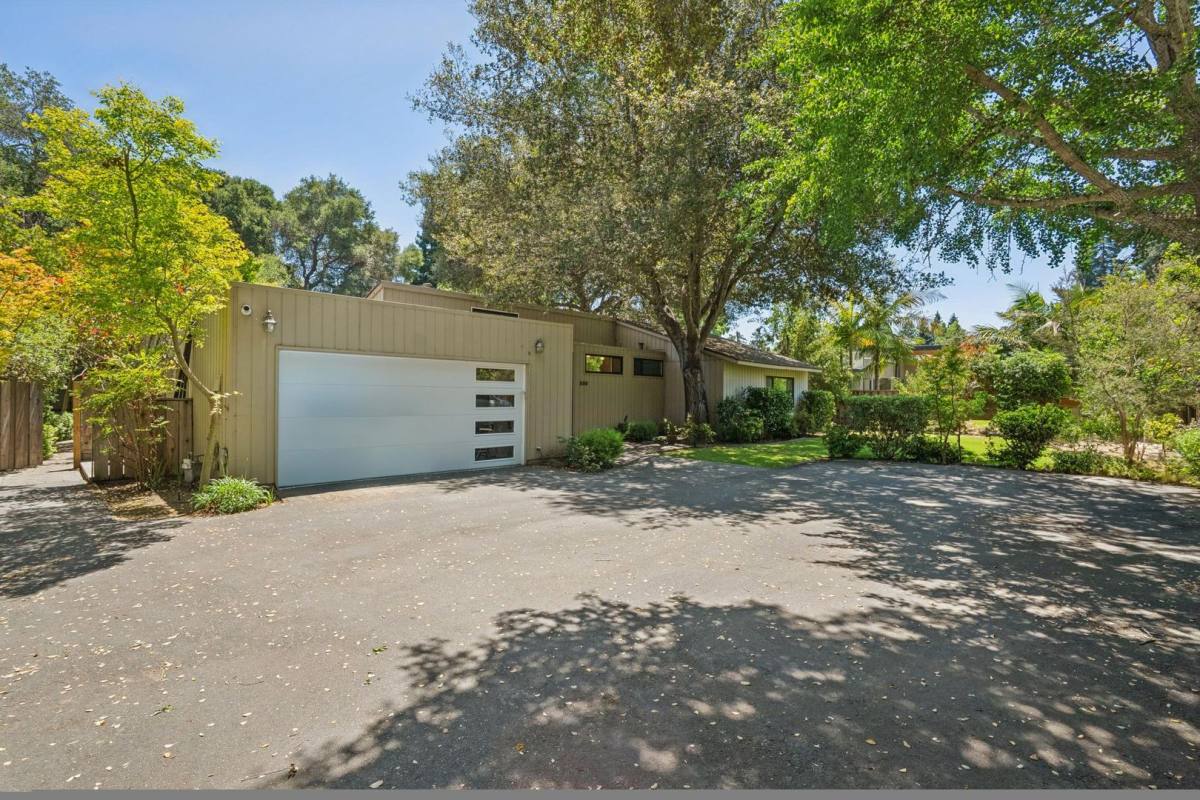 House for rent at 886 Berkeley Ave, Menlo Park, CA 94025