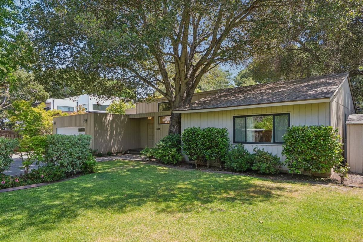 House for rent at 886 Berkeley Ave, Menlo Park, CA 94025