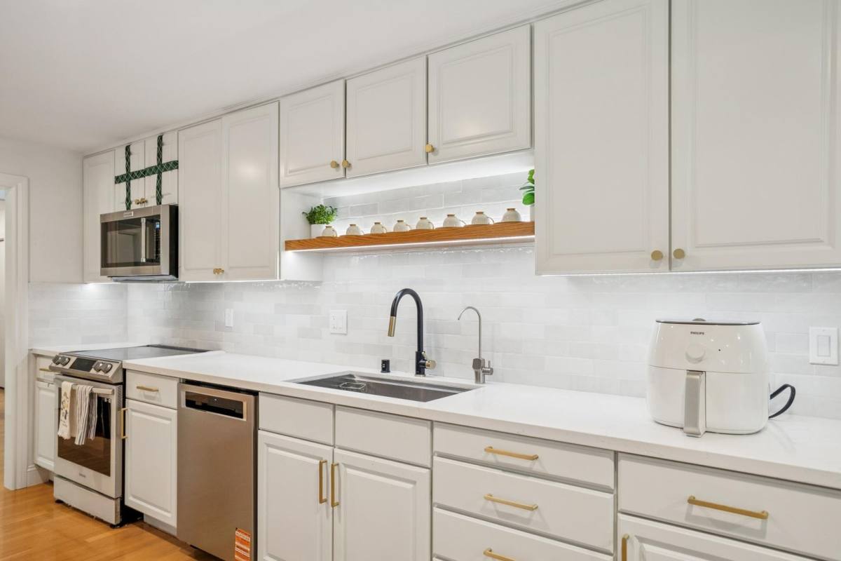 House for rent at 886 Berkeley Ave, Menlo Park, CA 94025