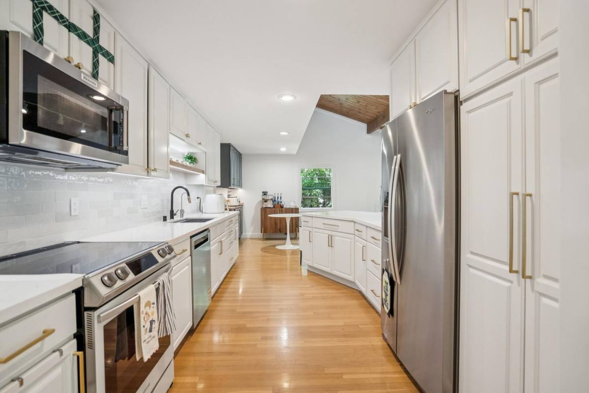 House for rent at 886 Berkeley Ave, Menlo Park, CA 94025