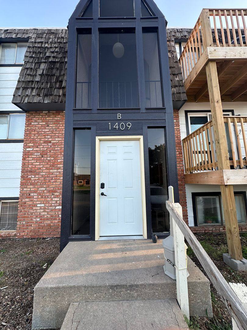 Apartment for rent at 1409 E Iron, Salina, KS 67401