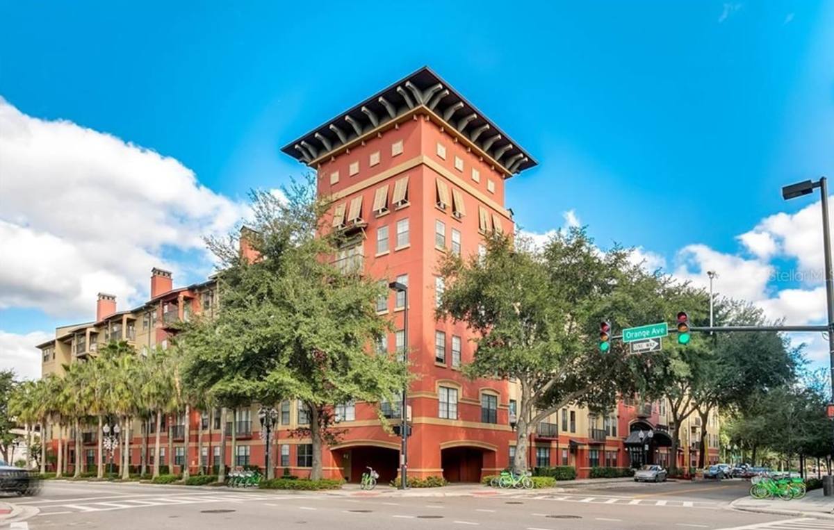 Apartment for rent at 911 N Orange Ave #422, Orlando, FL 32801