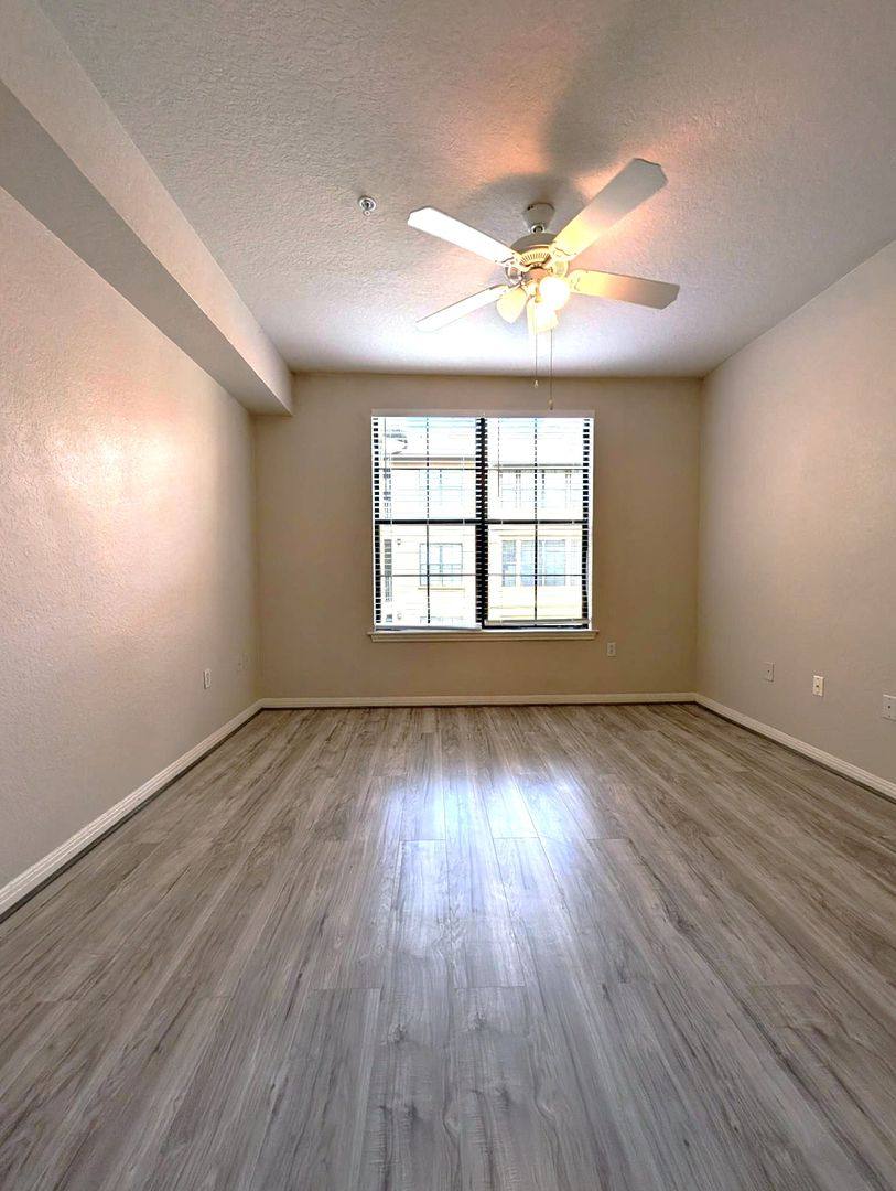 Apartment for rent at 911 N Orange Ave #422, Orlando, FL 32801
