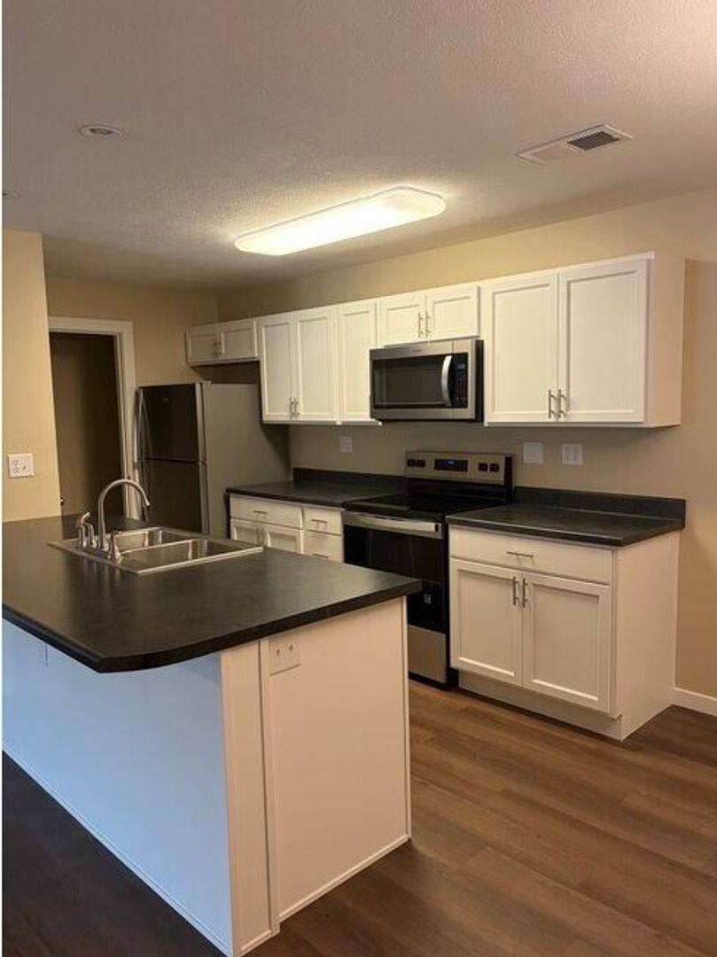 Apartment for rent at 1365 S Scenic Ave, Springfield, MO 65802