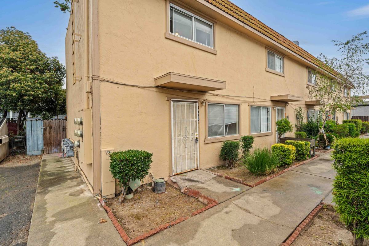 Apartment for rent at 1240 1260 N Olive Ave, Turlock, CA 95380