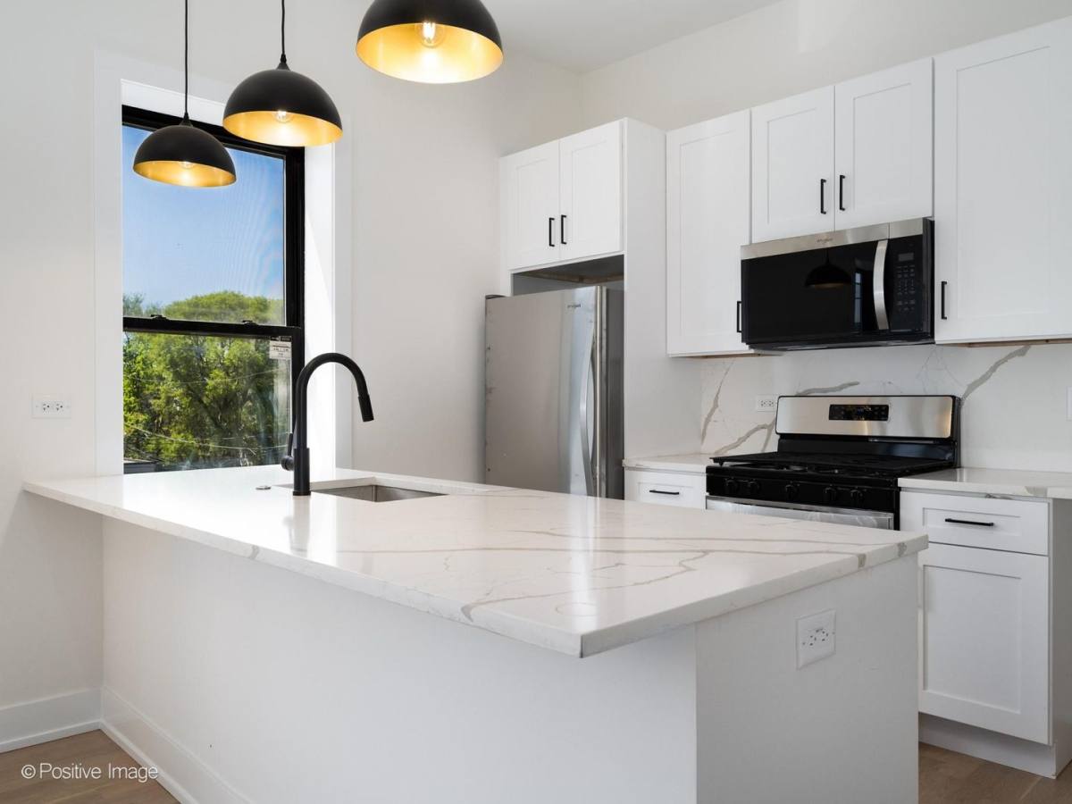Apartment for rent at 1500 N Western, Chicago, IL 60622