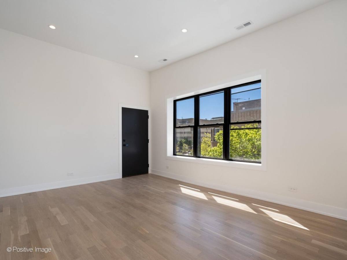 Apartment for rent at 1500 N Western, Chicago, IL 60622