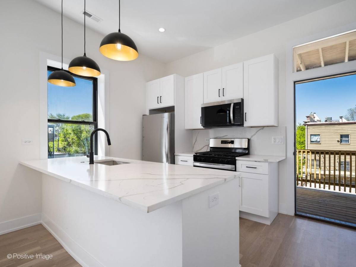 Apartment for rent at 1500 N Western, Chicago, IL 60622