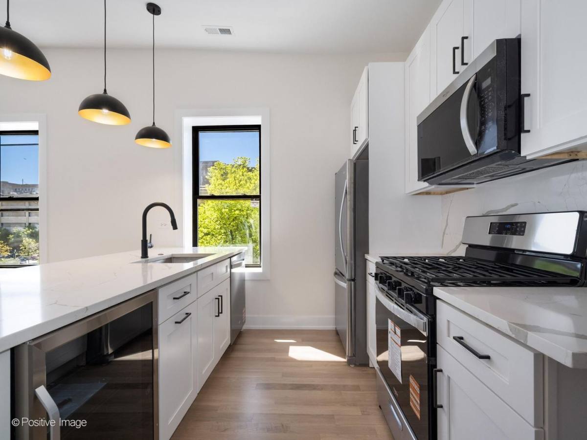 Apartment for rent at 1500 N Western, Chicago, IL 60622