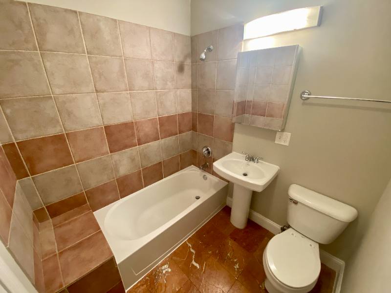 Condo for rent at 6557 S Minerva Ave #2B, Chicago, IL 60637