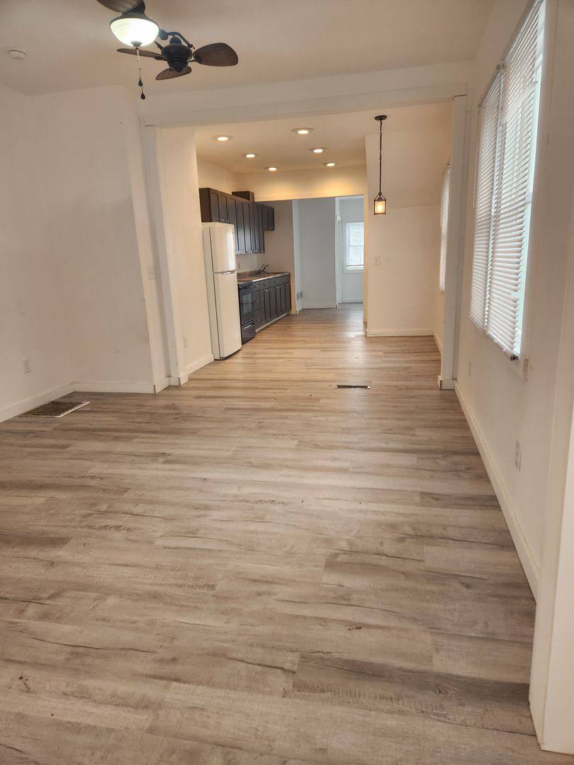 Apartment for rent at 921-923 18th Ave, East Moline, IL 61244