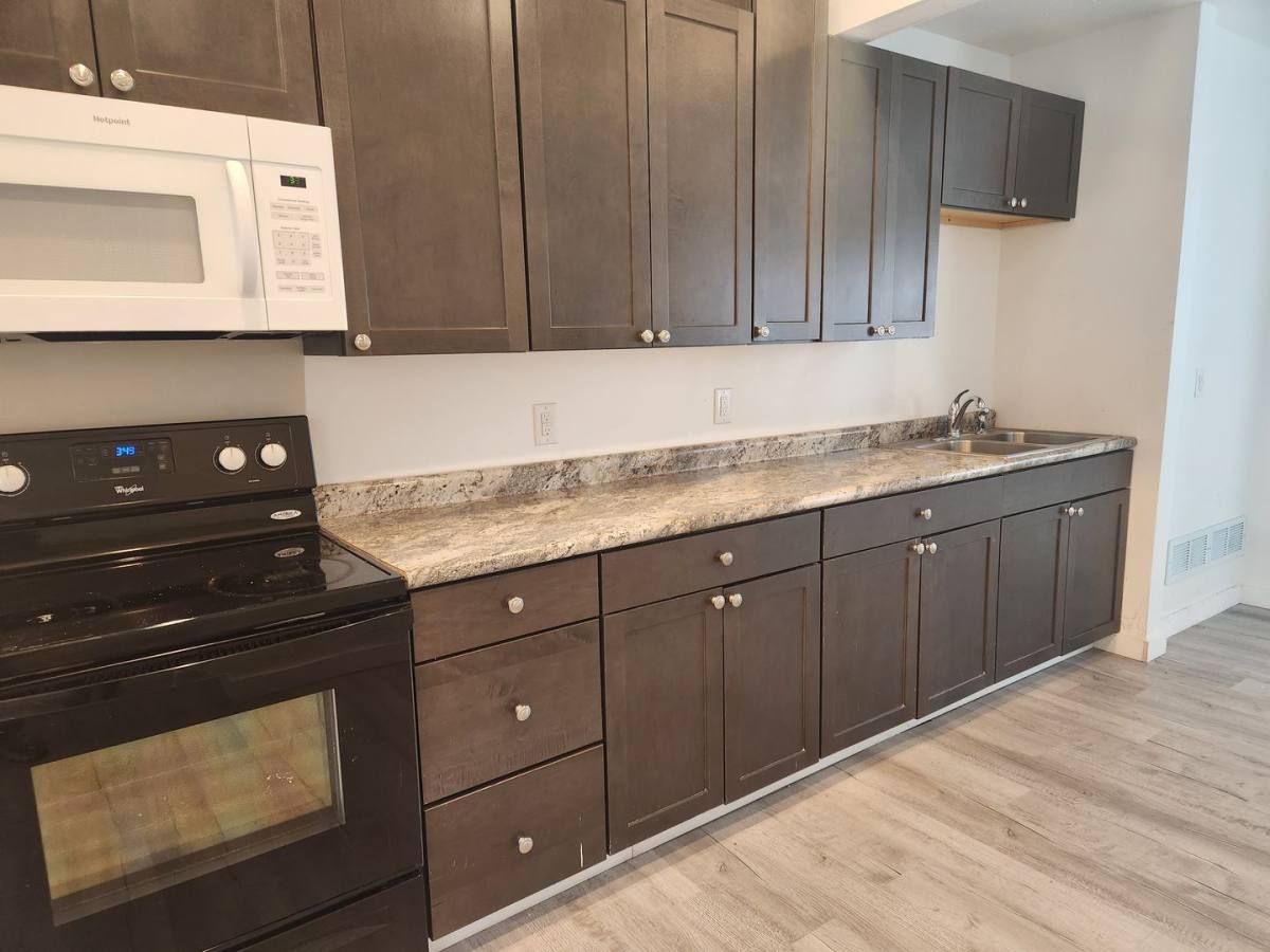 Apartment for rent at 921-923 18th Ave, East Moline, IL 61244