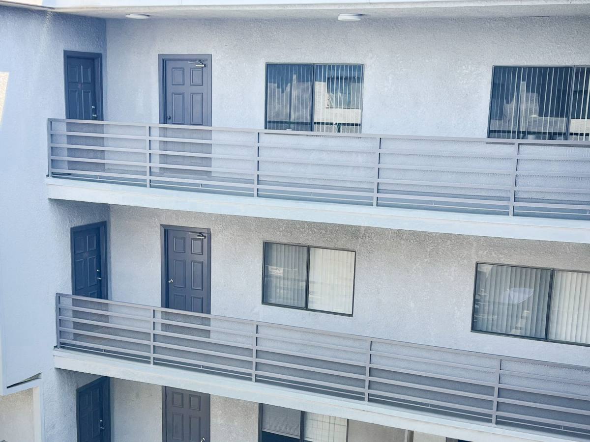 Apartment for rent at 4706 Sepulveda Blvd, Sherman Oaks, CA 91403