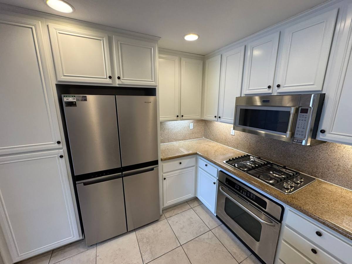 Condo for rent at 5096 Plaza Promenade, San Diego, CA 92123