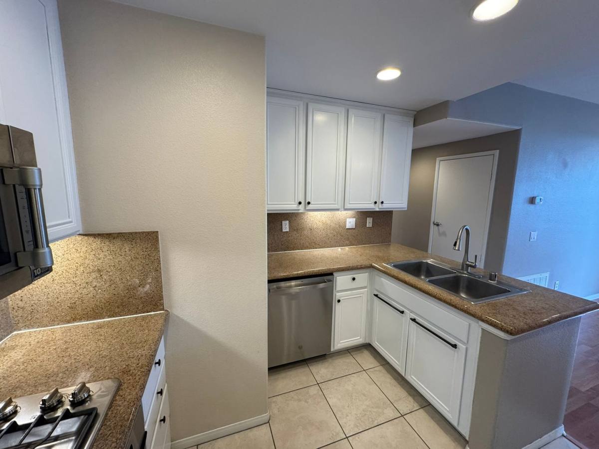 Condo for rent at 5096 Plaza Promenade, San Diego, CA 92123