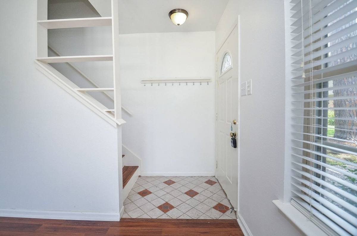 Condo for rent at 515 Tallowood Rd, Houston, TX 77024