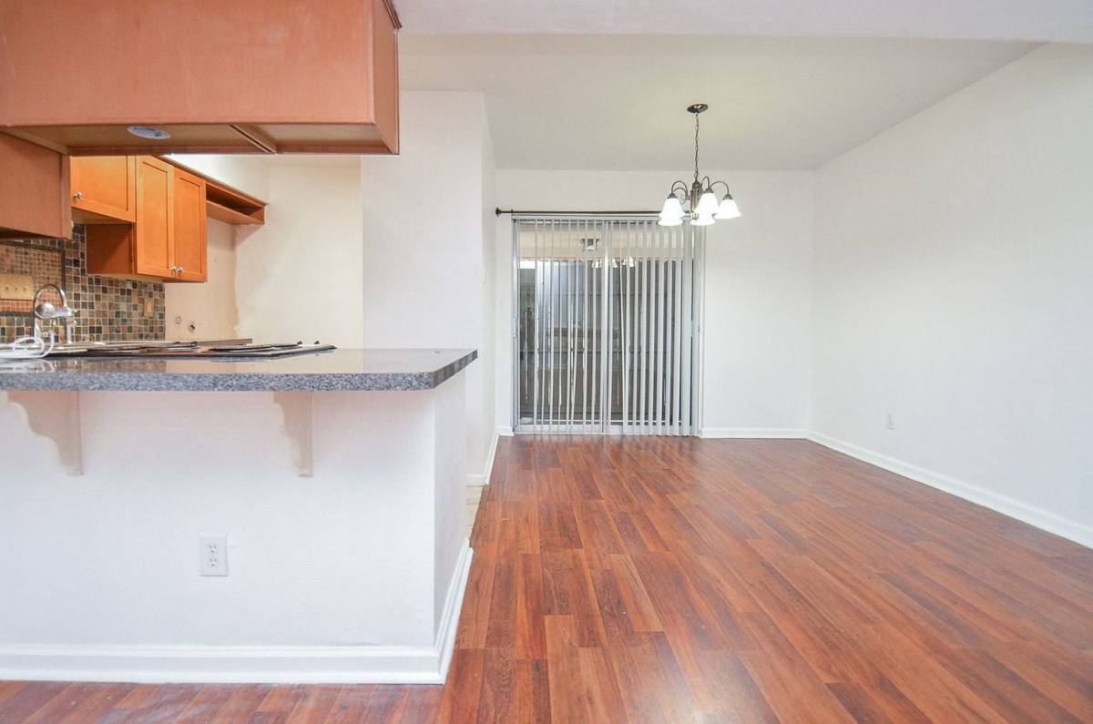 Condo for rent at 515 Tallowood Rd, Houston, TX 77024