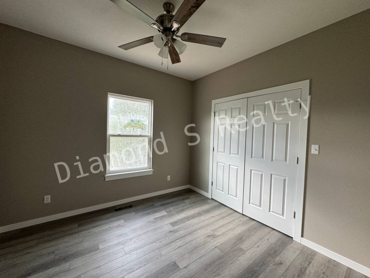 House for rent at 2124 N Bradbury Lane, Ozark, MO 65721