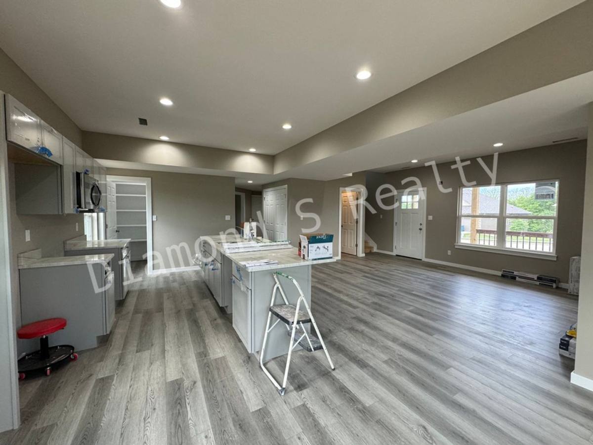House for rent at 2124 N Bradbury Lane, Ozark, MO 65721