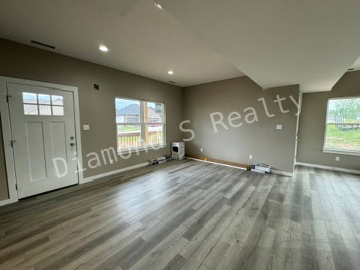 House for rent at 2124 N Bradbury Lane, Ozark, MO 65721