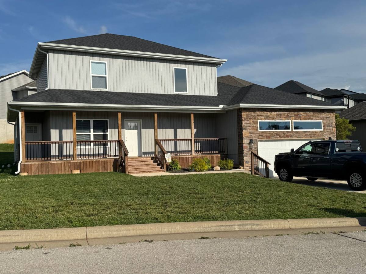 House for rent at 2124 N Bradbury Lane, Ozark, MO 65721