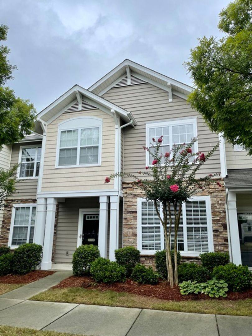 Townhouse for rent at 1032 Tabard Lane, Matthews, NC 28104