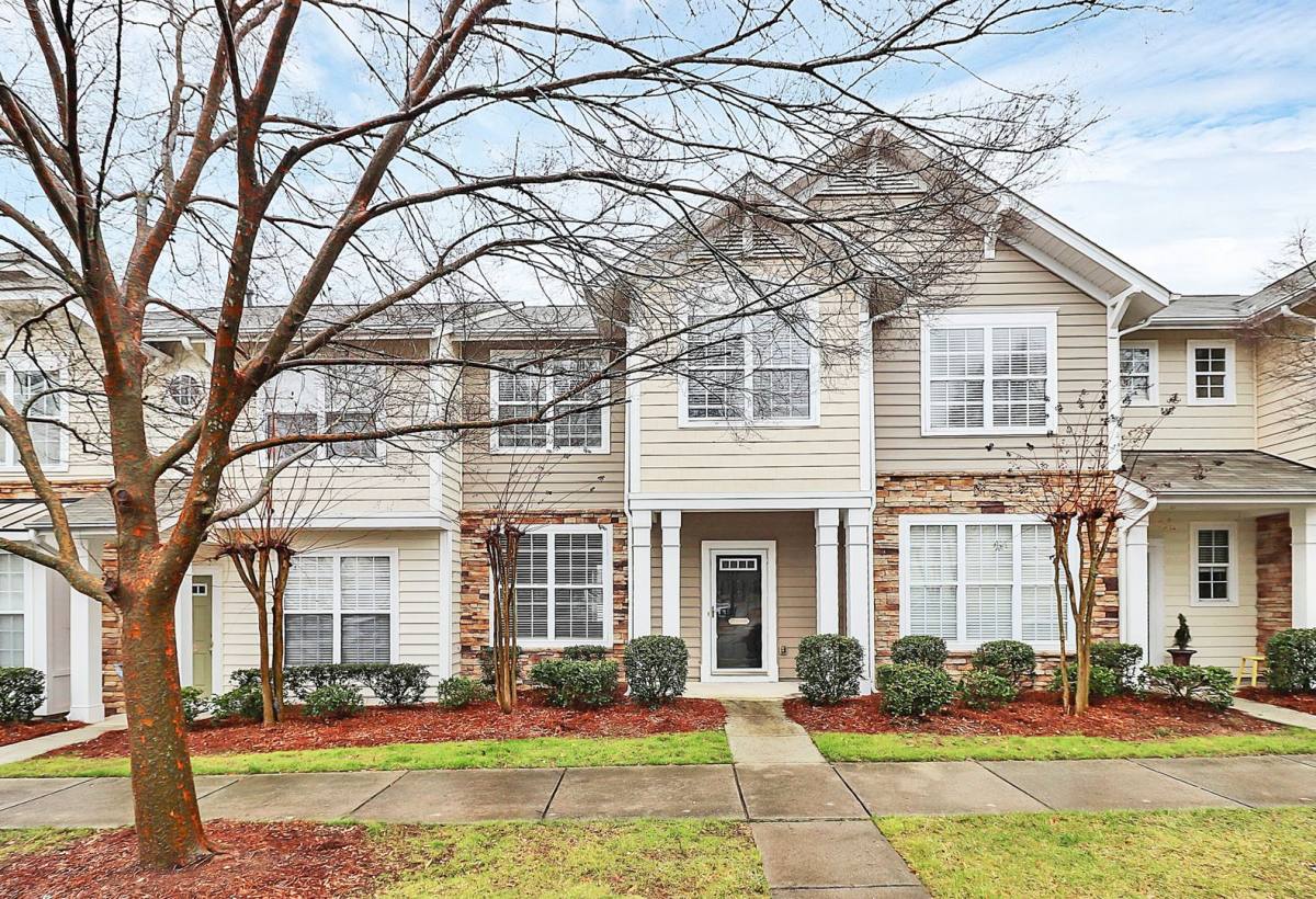 Townhouse for rent at 1032 Tabard Lane, Matthews, NC 28104