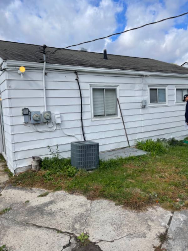 House for rent at 28368 Rosemont St, Roseville, MI 48066
