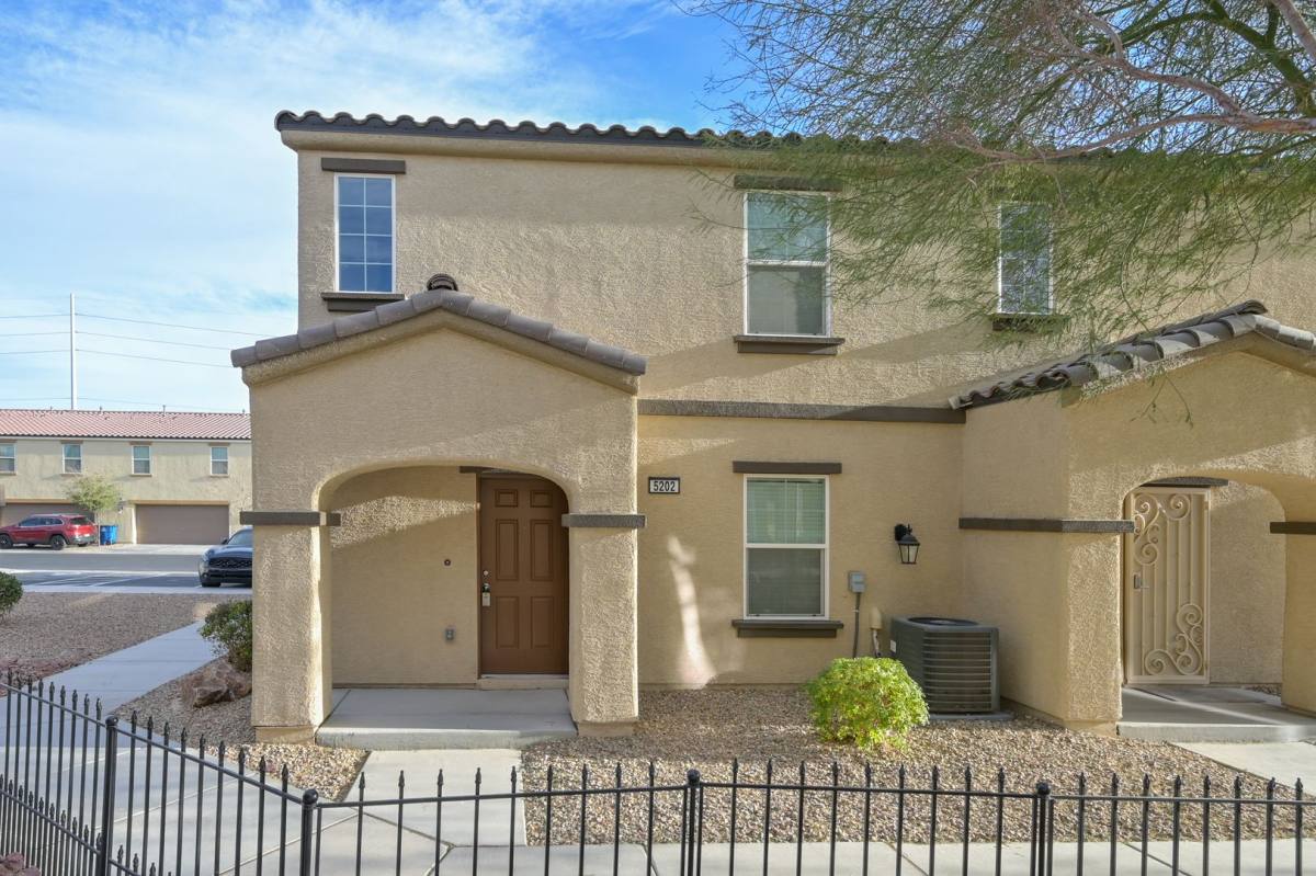 Townhouse for rent at 5202 Dubris Dr, Las Vegas, NV 89115