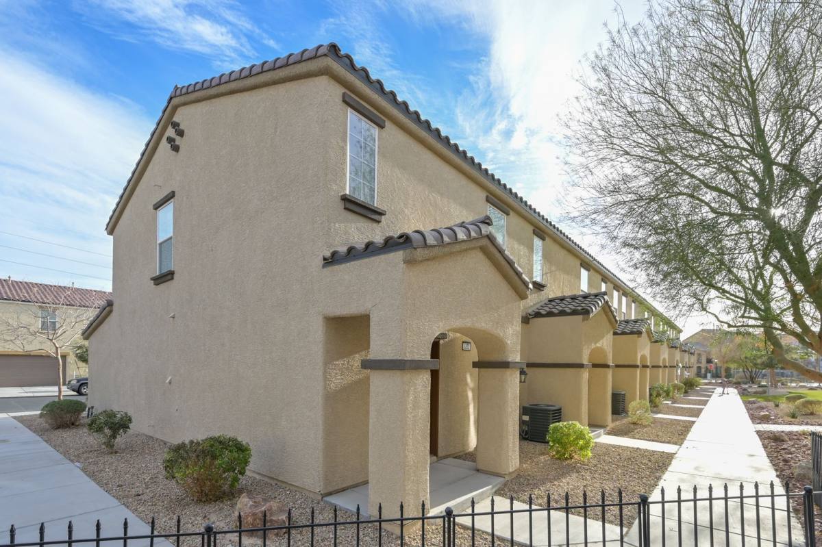 Townhouse for rent at 5202 Dubris Dr, Las Vegas, NV 89115