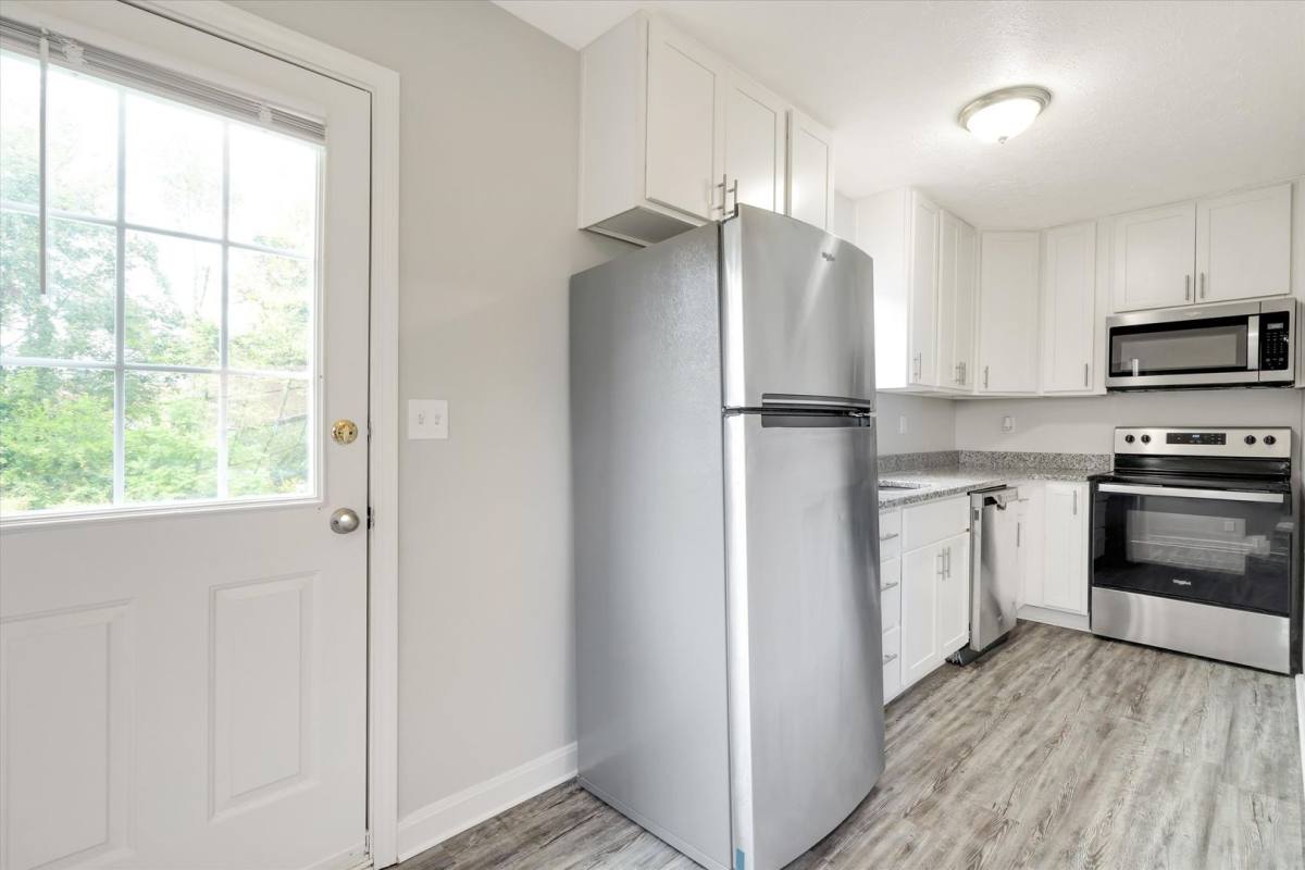 Townhouse for rent at 12050 Morningside Dr, Louisville, KY 40229