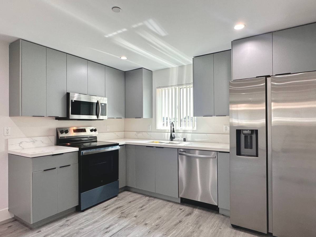Apartment for rent at 11512 Oxford Ave, Hawthorne, CA 90250