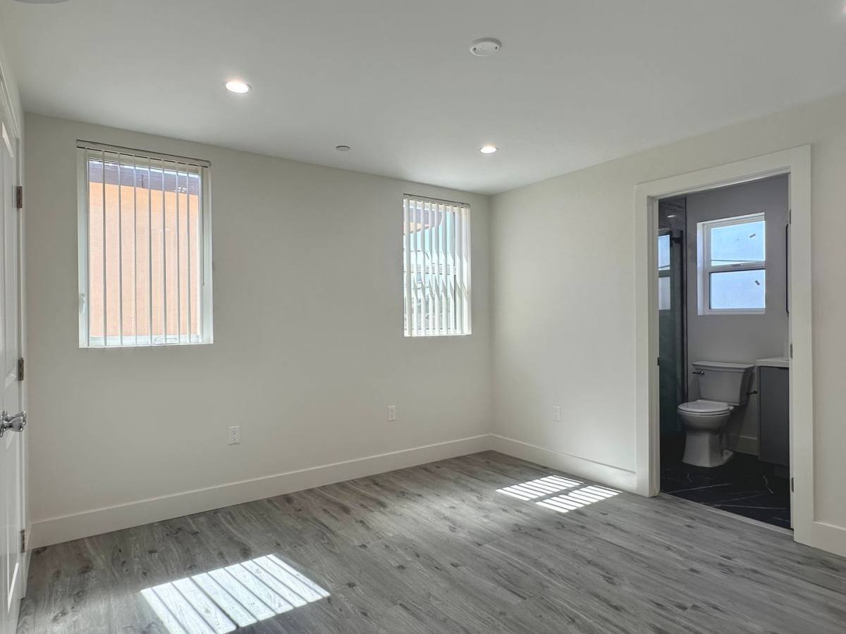Apartment for rent at 11512 Oxford Ave, Hawthorne, CA 90250