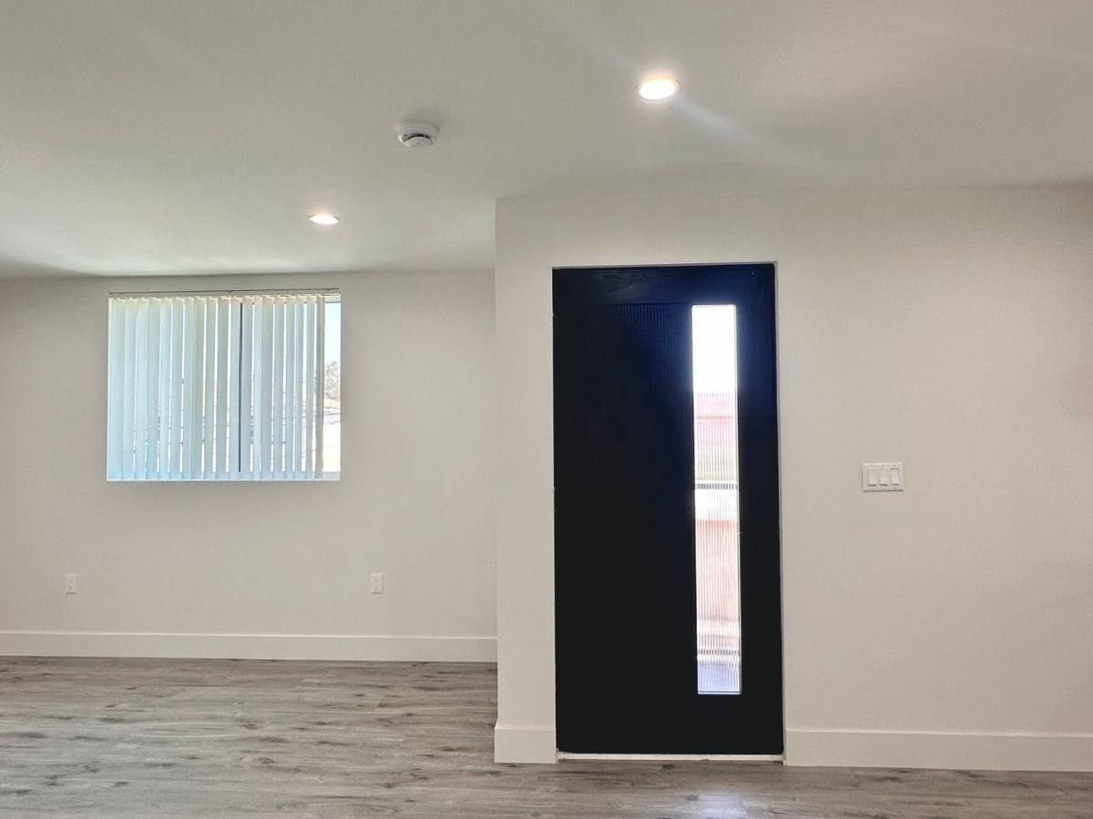 Apartment for rent at 11512 Oxford Ave, Hawthorne, CA 90250