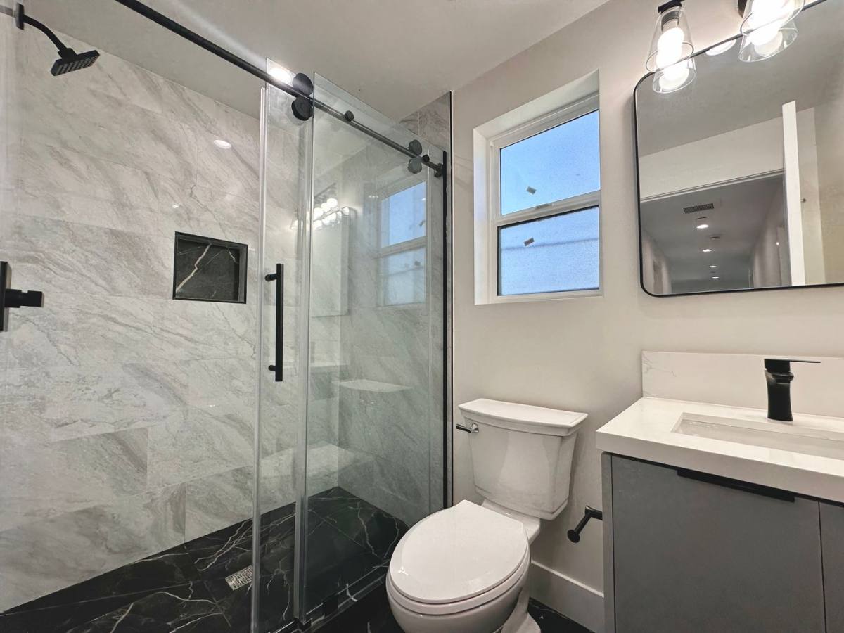 Apartment for rent at 11512 Oxford Ave, Hawthorne, CA 90250