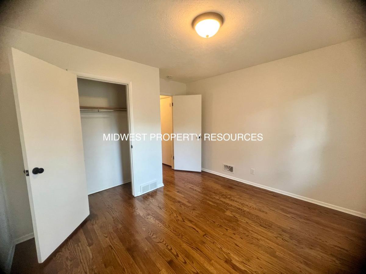 Townhouse for rent at 10607 E 78th Terrace, Kansas City, MO 64138