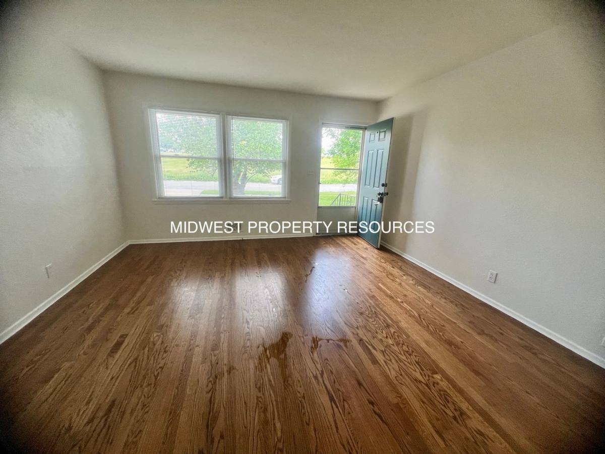 Townhouse for rent at 10607 E 78th Terrace, Kansas City, MO 64138