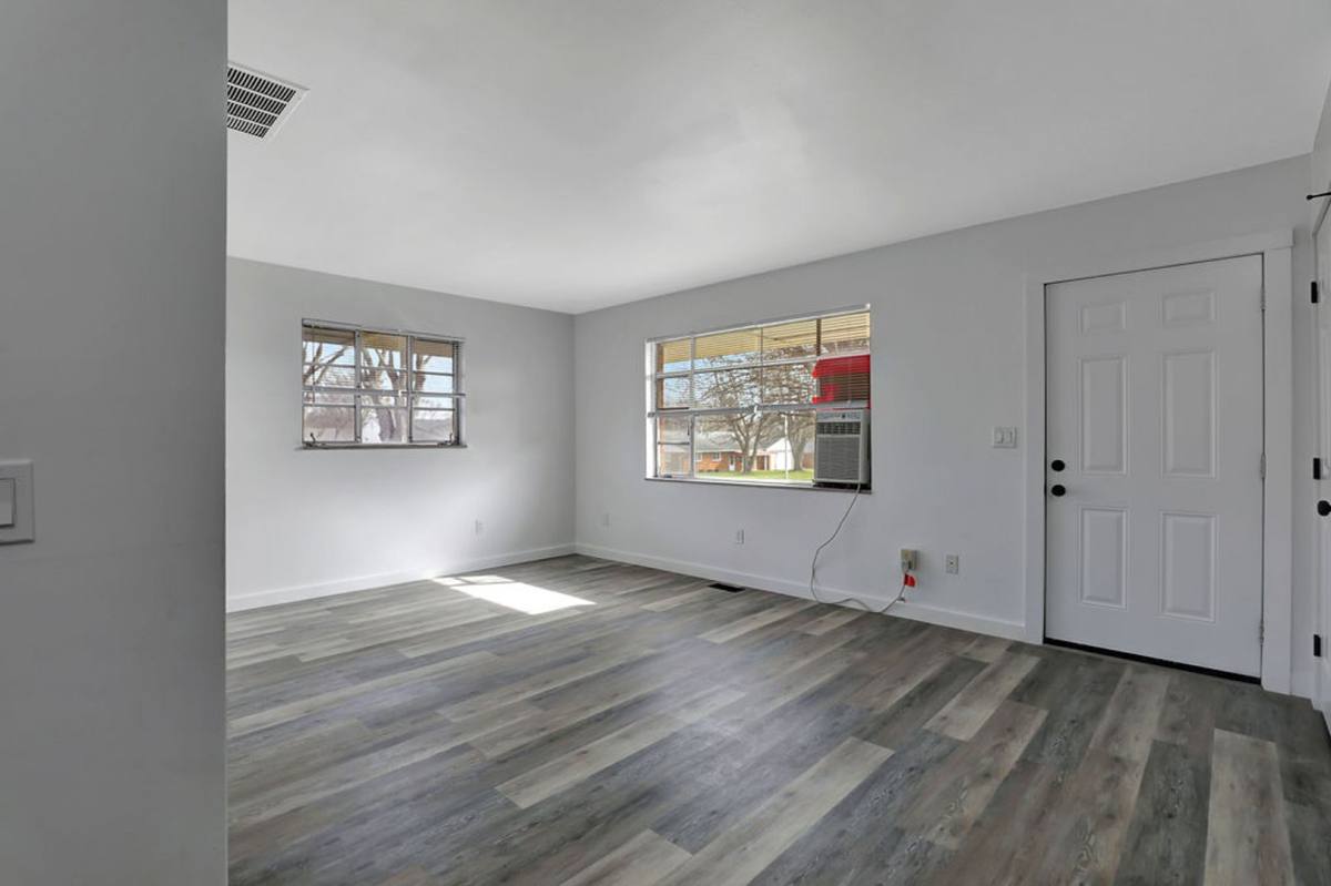 Apartment for rent at 322-326 Heather St, Englewood, OH 45322